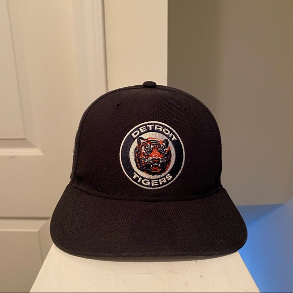 Detroit Tigers men's embroidered & Stitched Navy Blue Cooperstown Snapback Hat